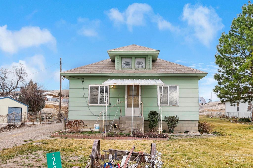 Photo of 28572 Hyde Ave, Bruneau, ID 83604 (MLS # 98976639)