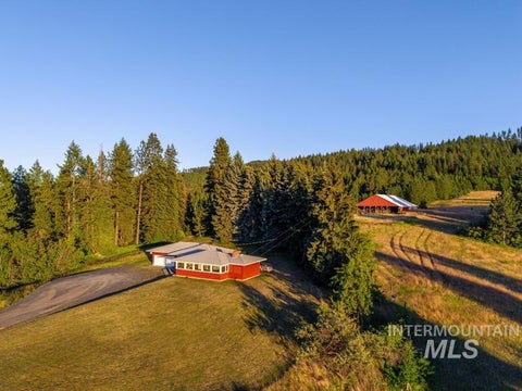 Photo of 1011 Hall Rd, Viola, ID 83872 (MLS # 98994018)