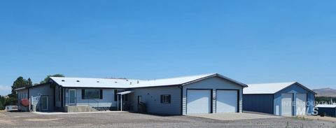 Photo of 650 Ash St, Vale, OR 97918 (MLS # 98956283)