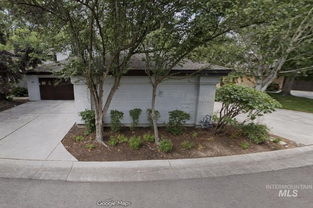 Photo of 1912 S Springbrook Ln, Boise, ID 83706 (MLS # 98979606)