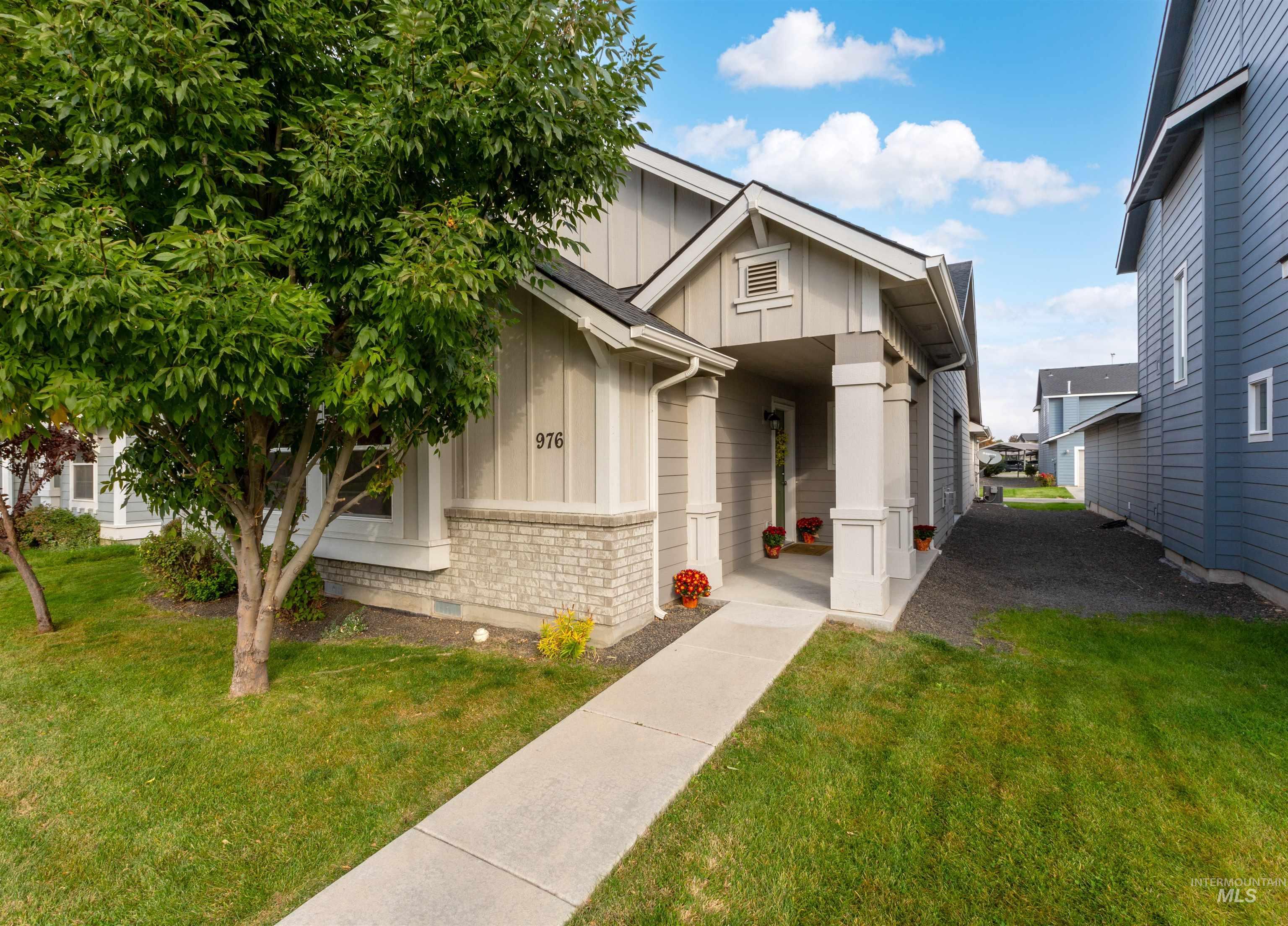 976 W Stanhope St, Meridian, Idaho image 2