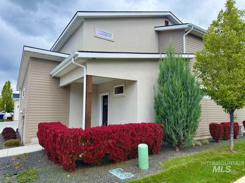 Photo of 76 E Ranch Dr, Eagle, ID 83616 (MLS # 98978310)