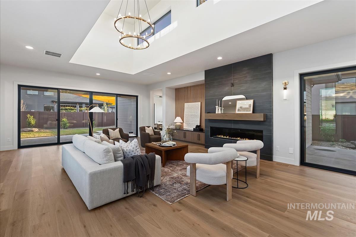 3353 N Fire Flower Ave