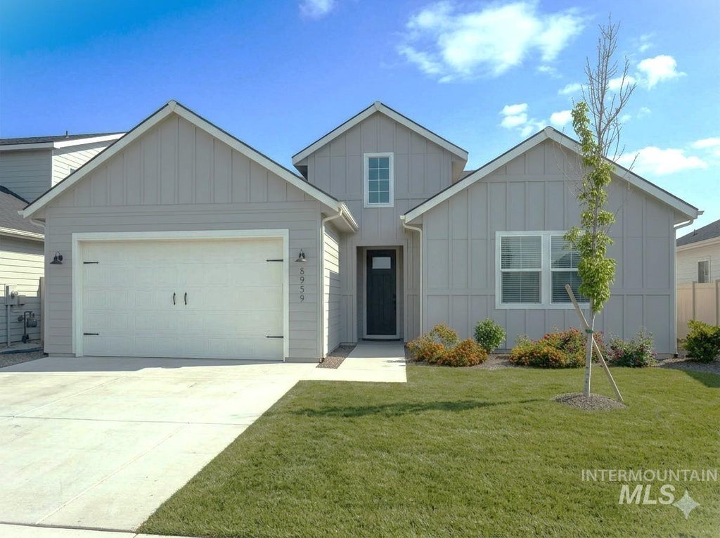 Photo of 8959 W Moon River Dr, Star, ID 83669 (MLS # 98999796)