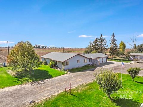 Photo of 3819 1700 E, Buhl, ID 83316 (MLS # 98964198)