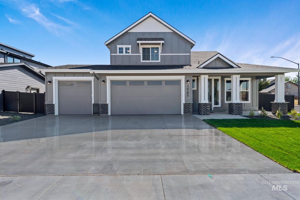 Photo of 945 W Malbar St, Meridian, ID 83646 (MLS # 98965809)