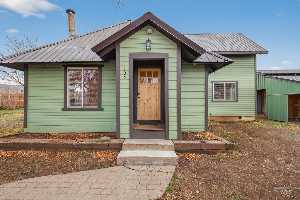 Photo of 105 S Exeter St, Council, ID 83612 (MLS # 98969223)