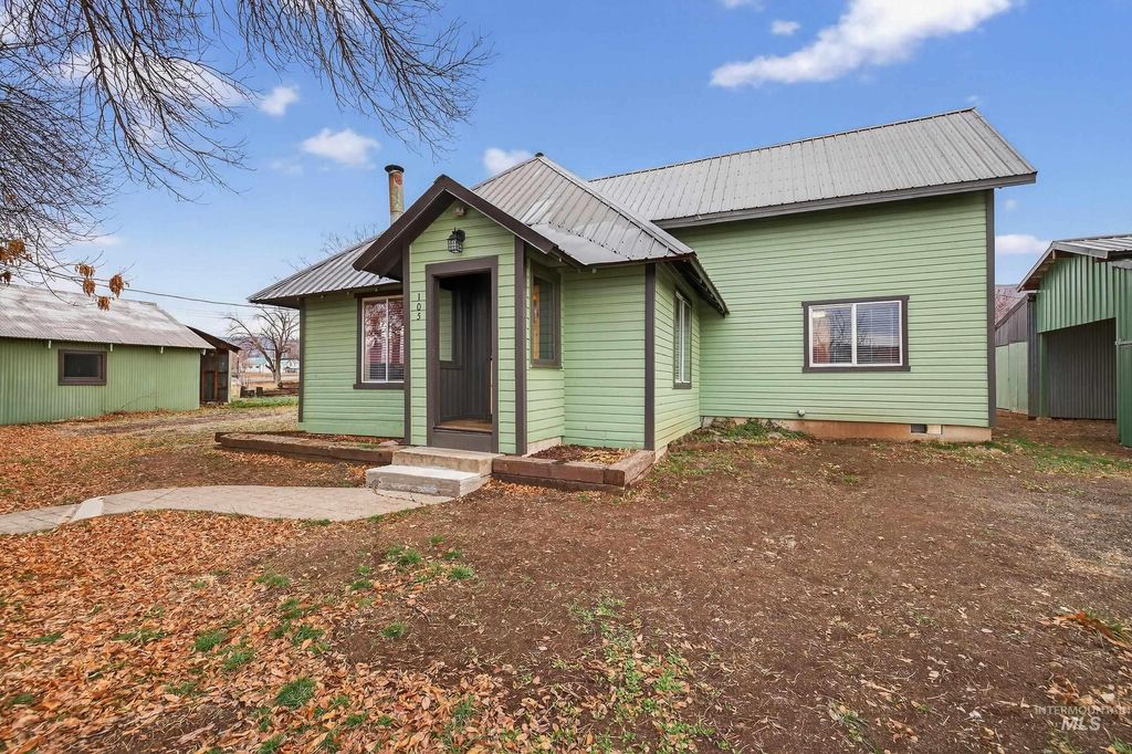 Photo of 105 S Exeter St, Council, ID 83612 (MLS # 98969223)