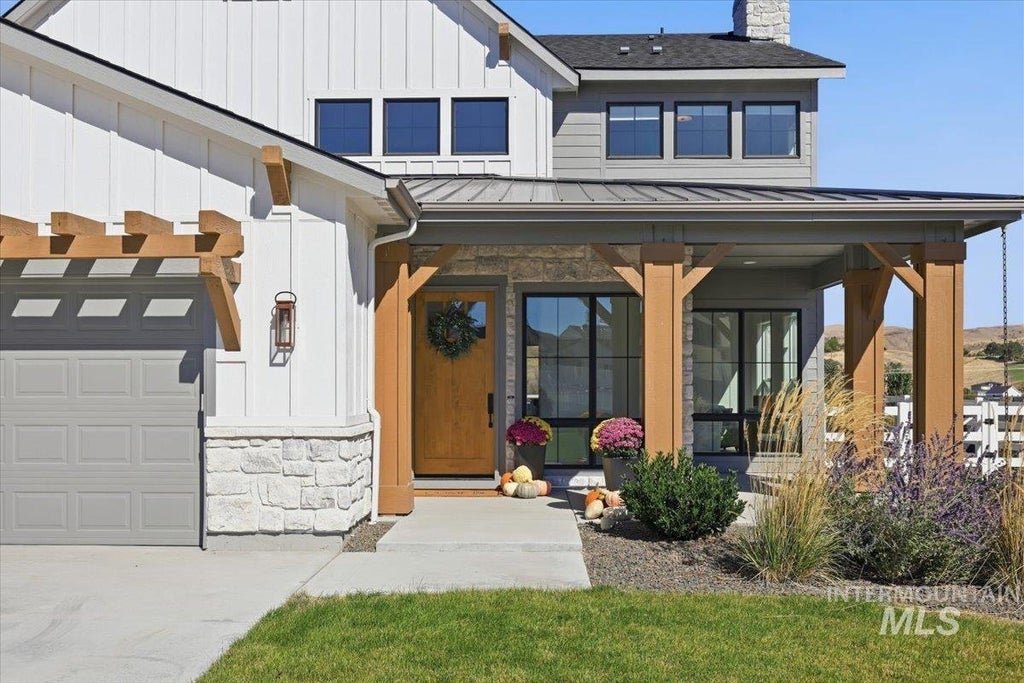 Photo of 13746 N Ruffed Grouse Way, Boise, ID 83714 (MLS # 99002436)