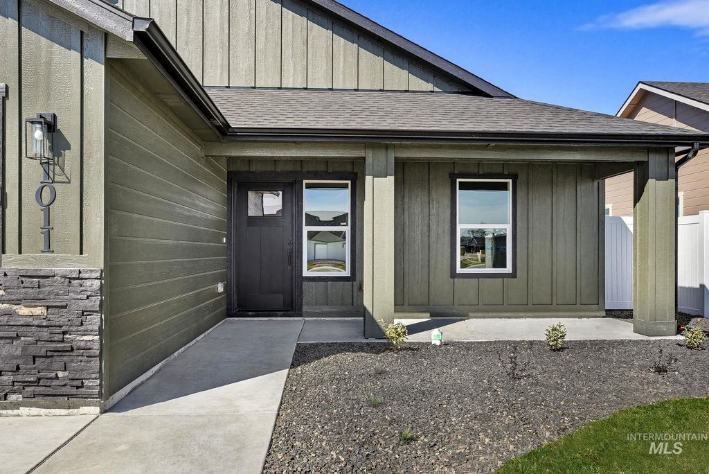 Photo of 1011 E Fisk Ave, Parma, ID 83660 (MLS # 98976520)