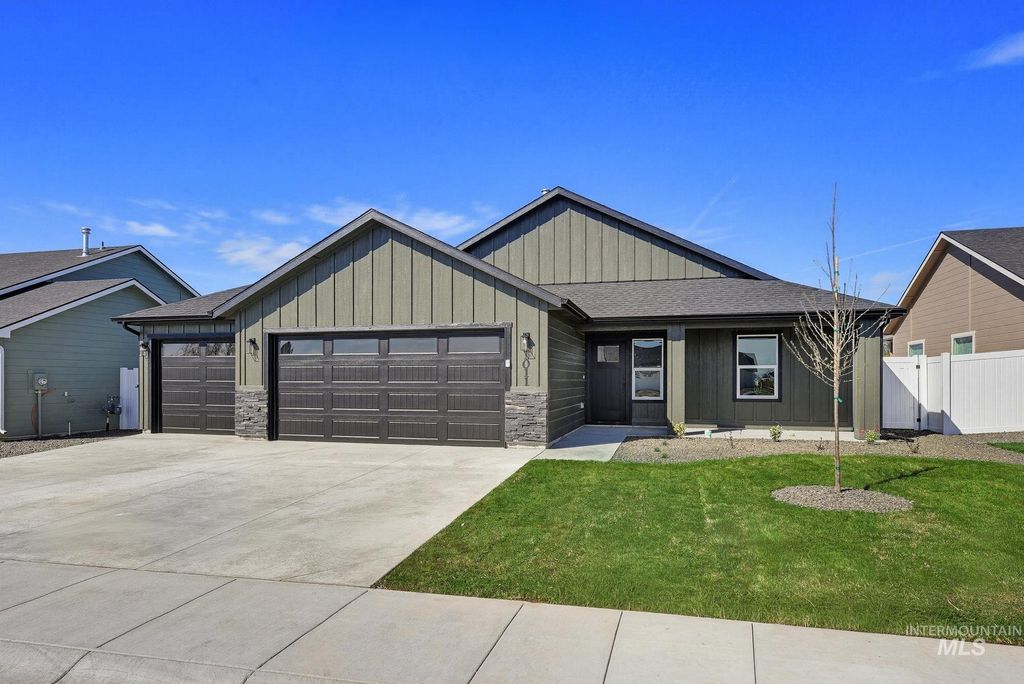 Photo of 1011 E Fisk Ave, Parma, ID 83660 (MLS # 98976520)