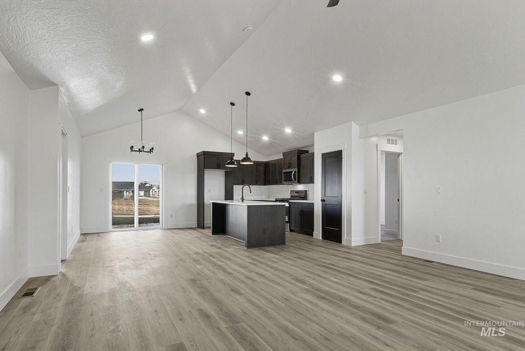 Photo of 1011 E Fisk Ave, Parma, ID 83660 (MLS # 98976520)