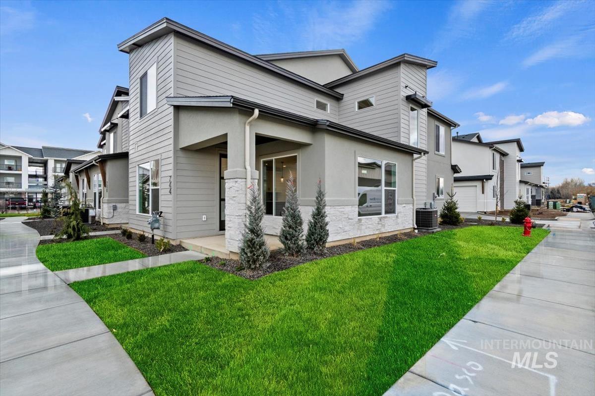 744 S Calhoun Lane