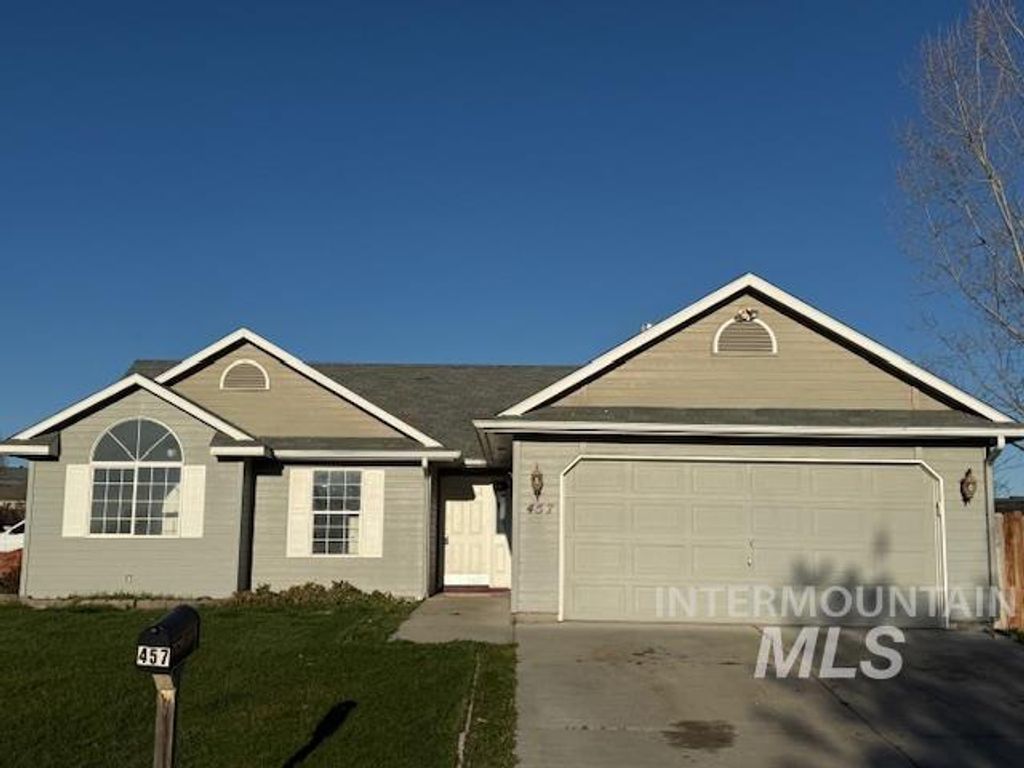 Photo of 457 Meadowbrook Dr, Nampa, ID 83686 (MLS # 98980798)