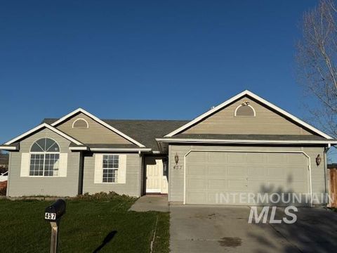 457 Meadowbrook Dr. Nampa ID 83686