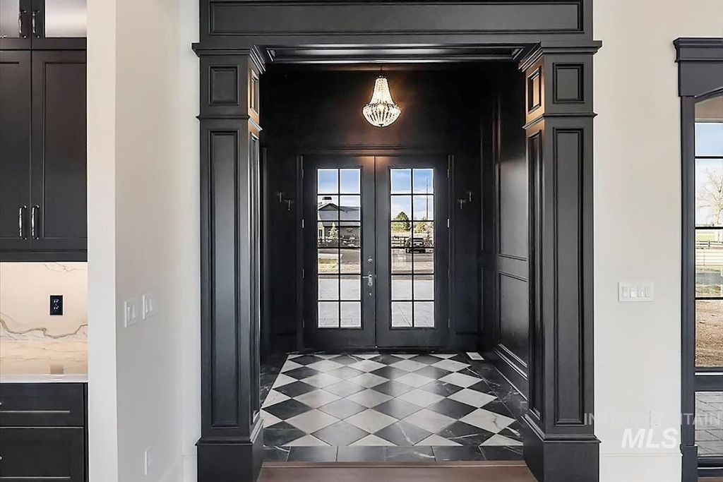 Photo of 5909 E Greenhill Street, Nampa, ID 83686 (MLS # 98983300)