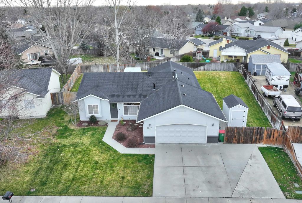 Photo of 2617 N Leann Way, Meridian, ID 83646 (MLS # 98971877)