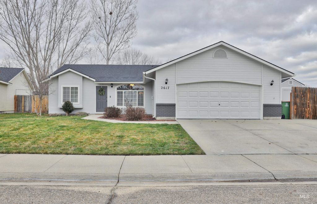 Photo of 2617 N Leann Way, Meridian, ID 83646 (MLS # 98971877)