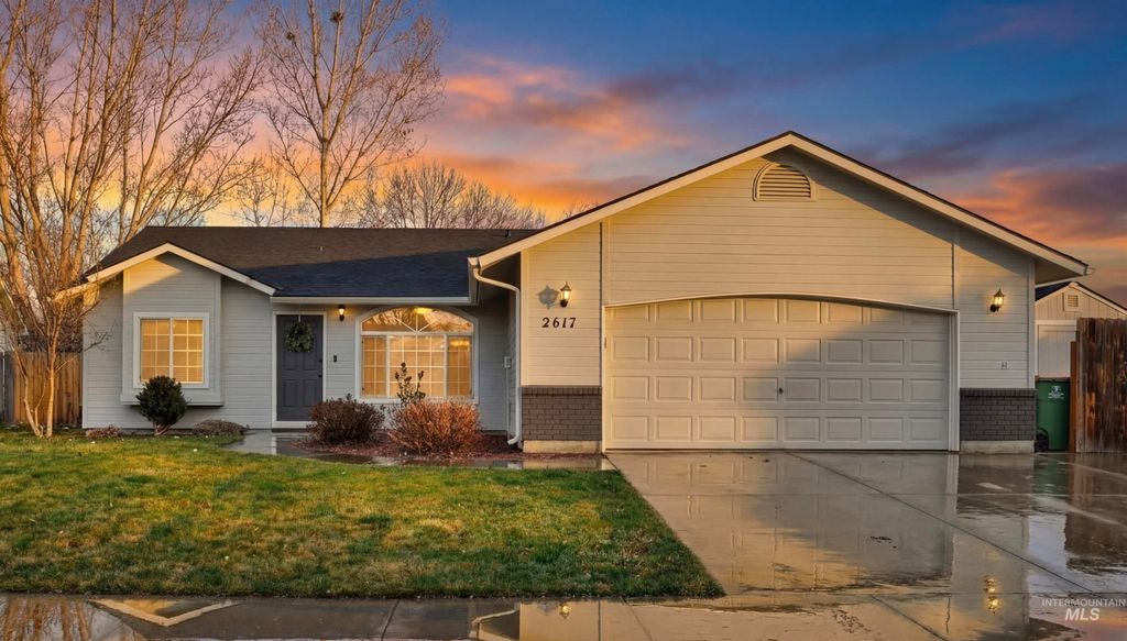 Photo of 2617 N Leann Way, Meridian, ID 83646 (MLS # 98971877)