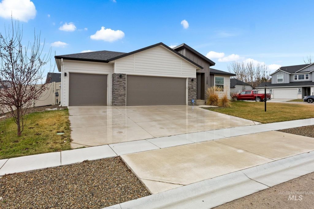 Photo of 11389 W Tiekel River Street, Nampa, ID 83686 (MLS # 98971117)