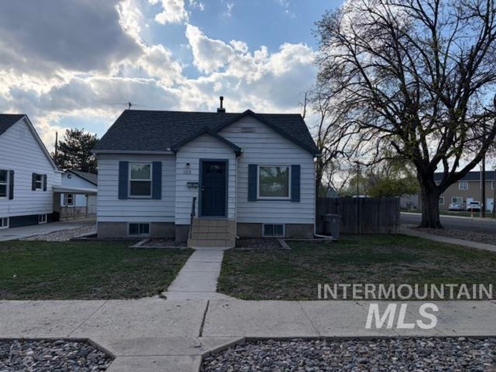 Photo of 103 S Fern Street, Nampa, ID 83686 (MLS # 98979978)