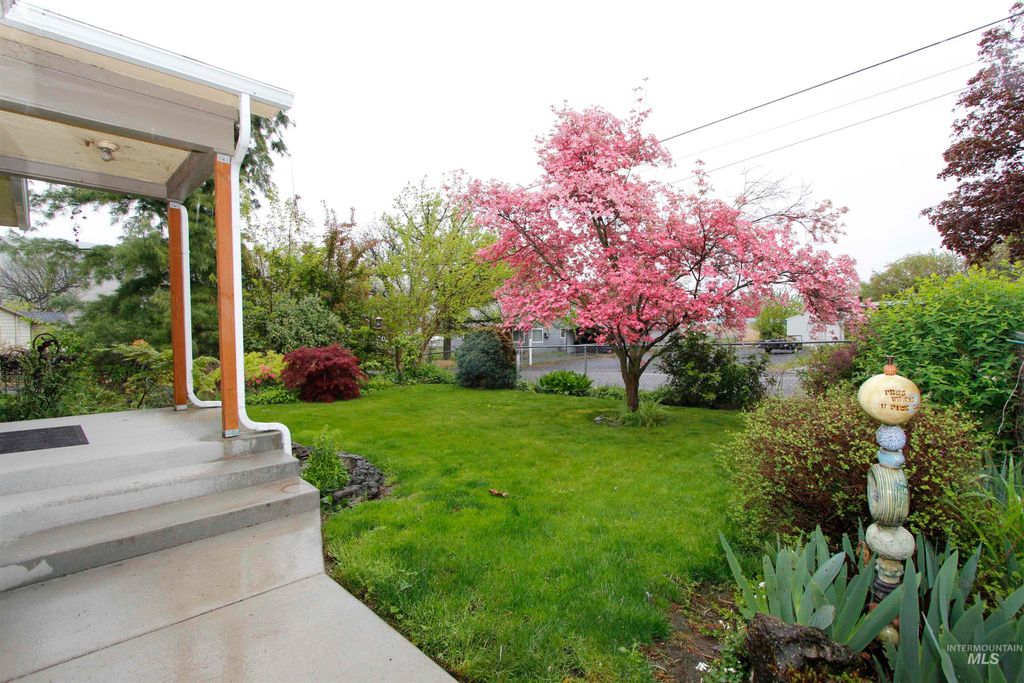 Photo of 728 14th St, Clarkston, WA 99403 (MLS # 98983145)