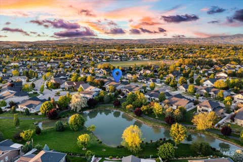 Photo of 847 N Tullshire Way, Eagle, ID 83616 (MLS # 98986972)