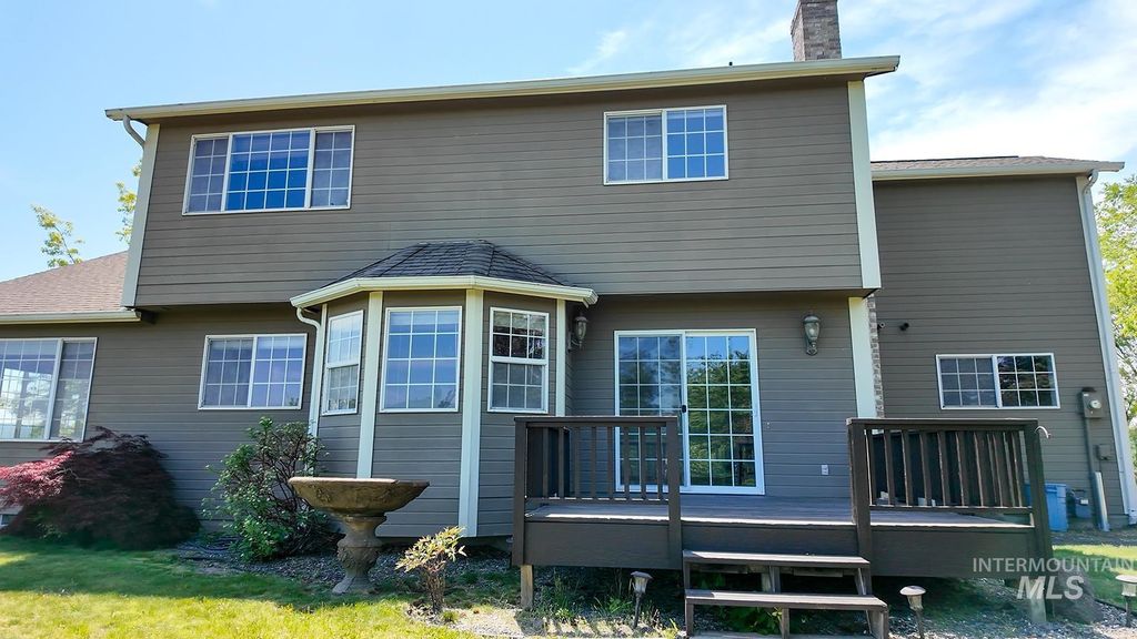 Photo of 1060 Canterwood DR, Moscow, ID 83843 (MLS # 98988429)