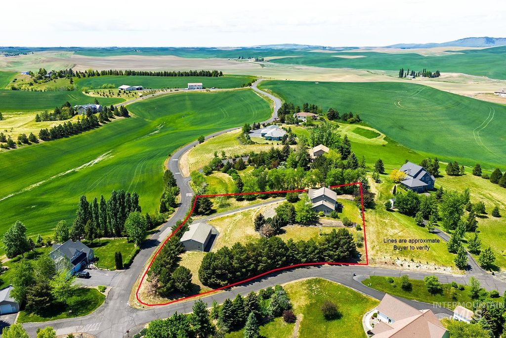 Photo of 1060 Canterwood DR, Moscow, ID 83843 (MLS # 98988429)