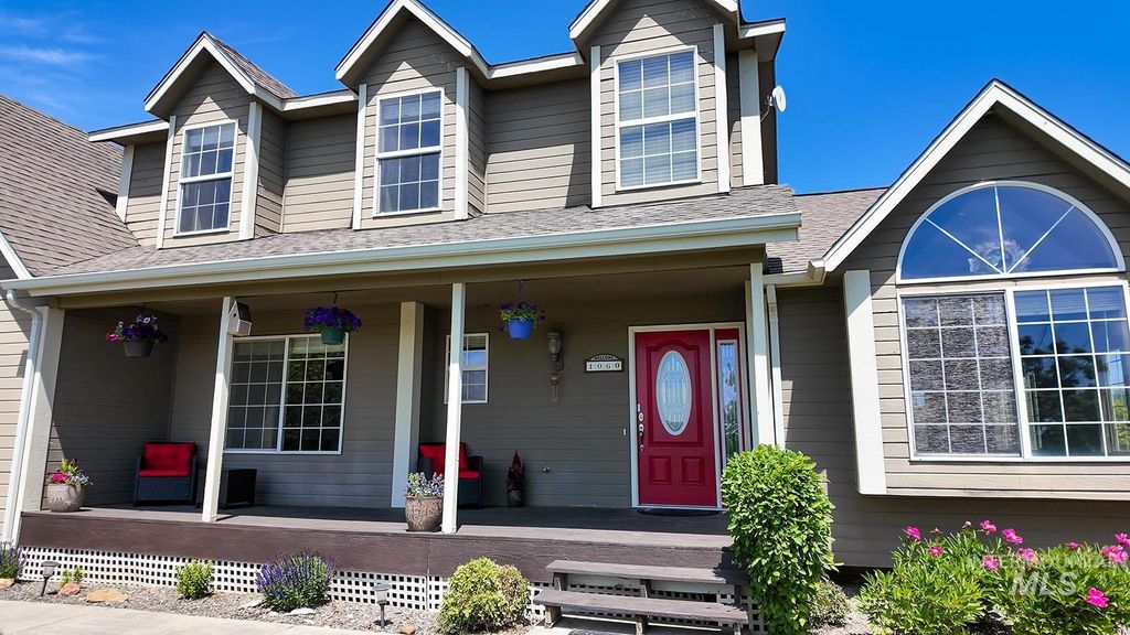 Photo of 1060 Canterwood DR, Moscow, ID 83843 (MLS # 98988429)
