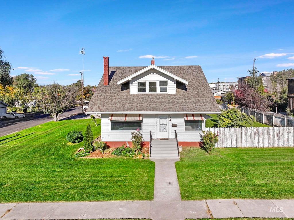 Photo of 126 12th Avenue North, Buhl, ID 83316 (MLS # 98965099)