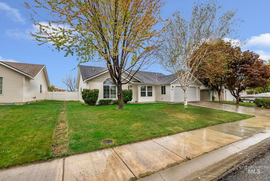 Photo of 517 13th Ave West Ave, Jerome, ID 83338 (MLS # 98980571)