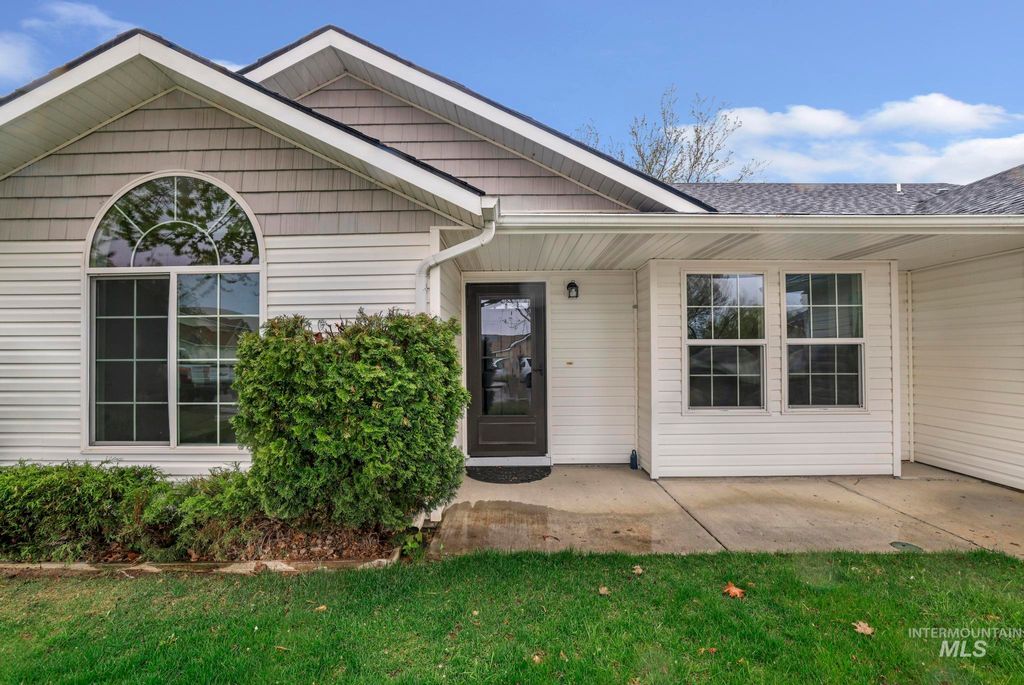 Photo of 517 13th Ave West Ave, Jerome, ID 83338 (MLS # 98980571)
