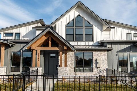 Photo of 2046 W Freya Ct, Eagle, ID 83616 (MLS # 98963111)