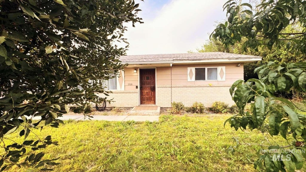 Photo of 9938 Cherry Lane, Nampa, ID 83687 (MLS # 99003029)