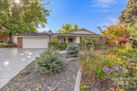 Photo of 313 E Braemere Dr, Boise, ID 83702 (MLS # 98963793)