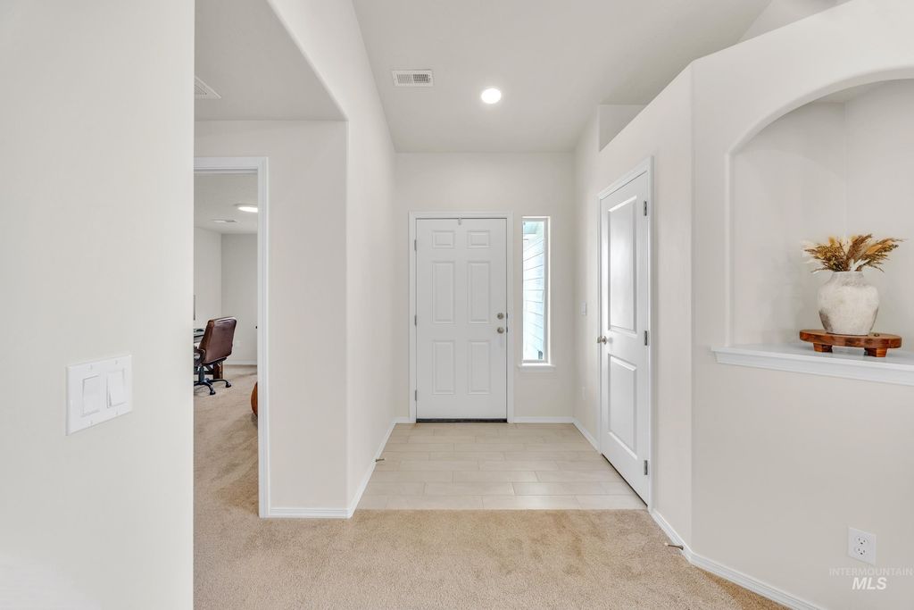 Photo of 611 Correa Way, Caldwell, ID 83605 (MLS # 98980341)