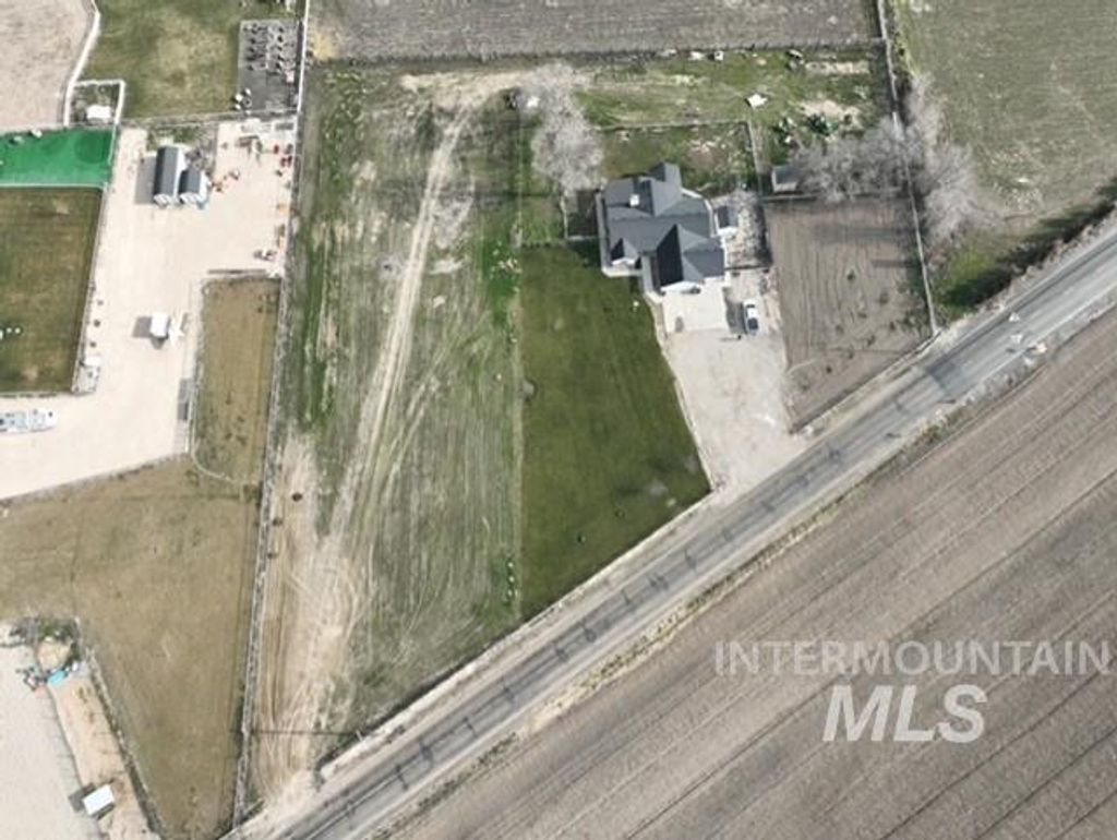 Photo of 5842 Old Bruneau Hwy, Marsing, ID 83639 (MLS # 98974858)