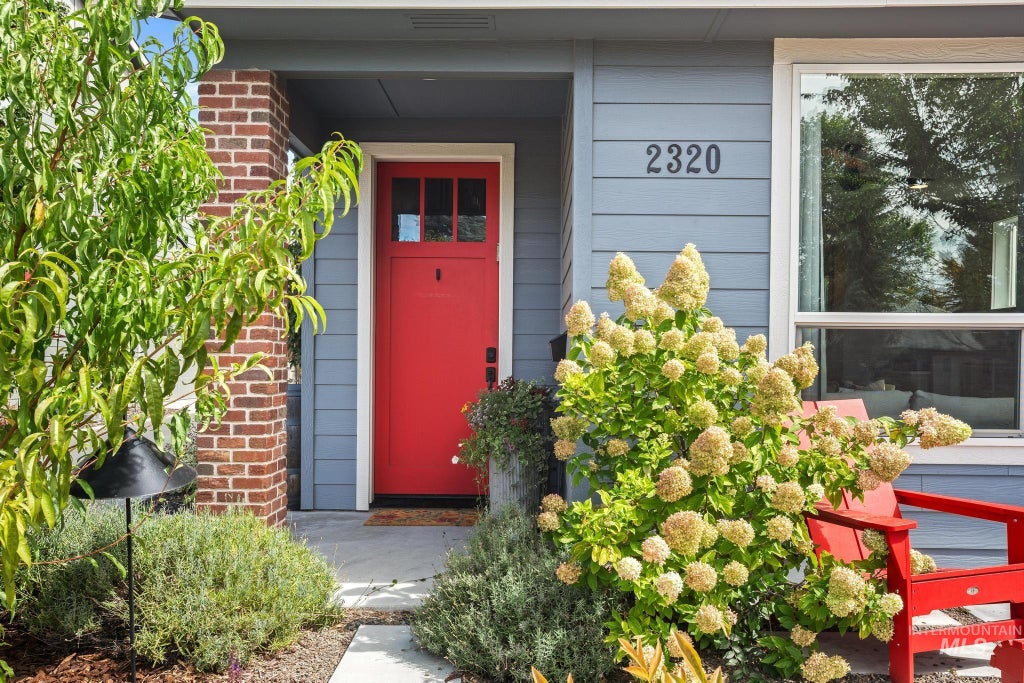 Photo of 2320 N 16th St, Boise, ID 83702 (MLS # 99000626)