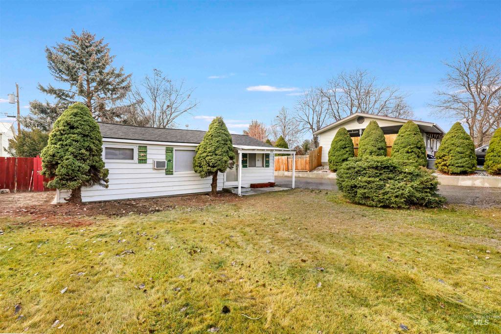 Photo of 545 Madison Street, Twin Falls, ID 83301 (MLS # 98970255)