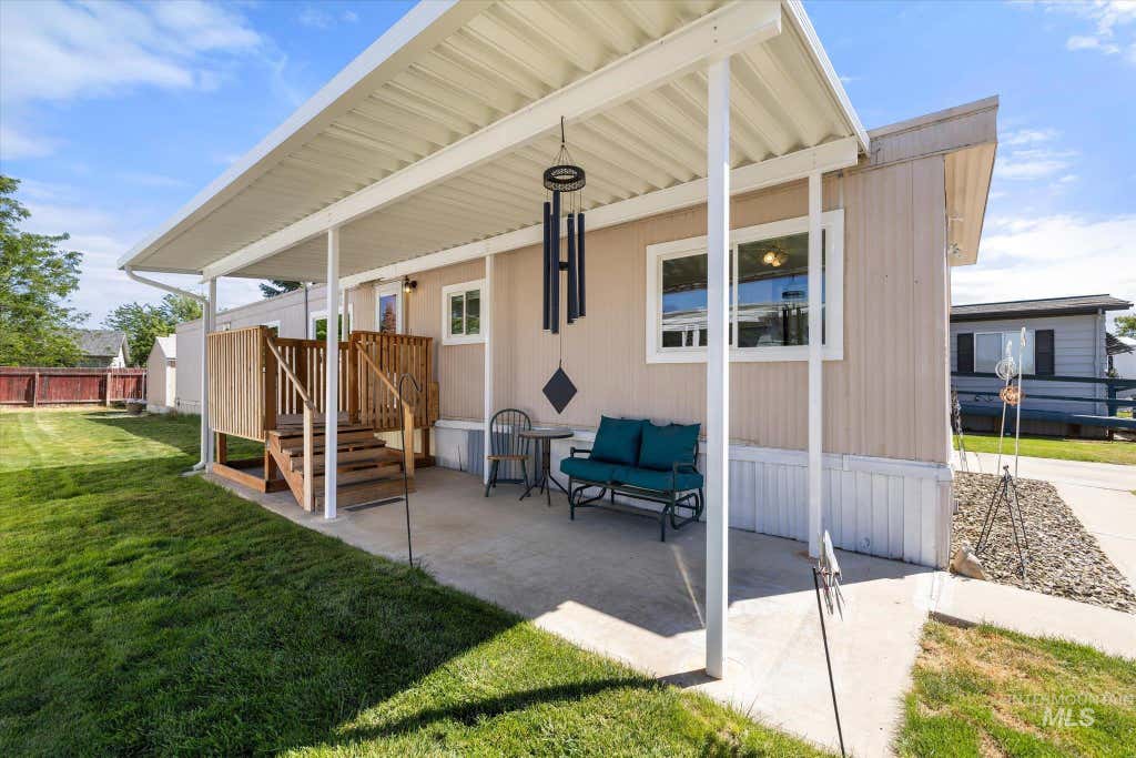 Photo of 227 W Silver City Dr, Boise, ID 83713 (MLS # 98990087)
