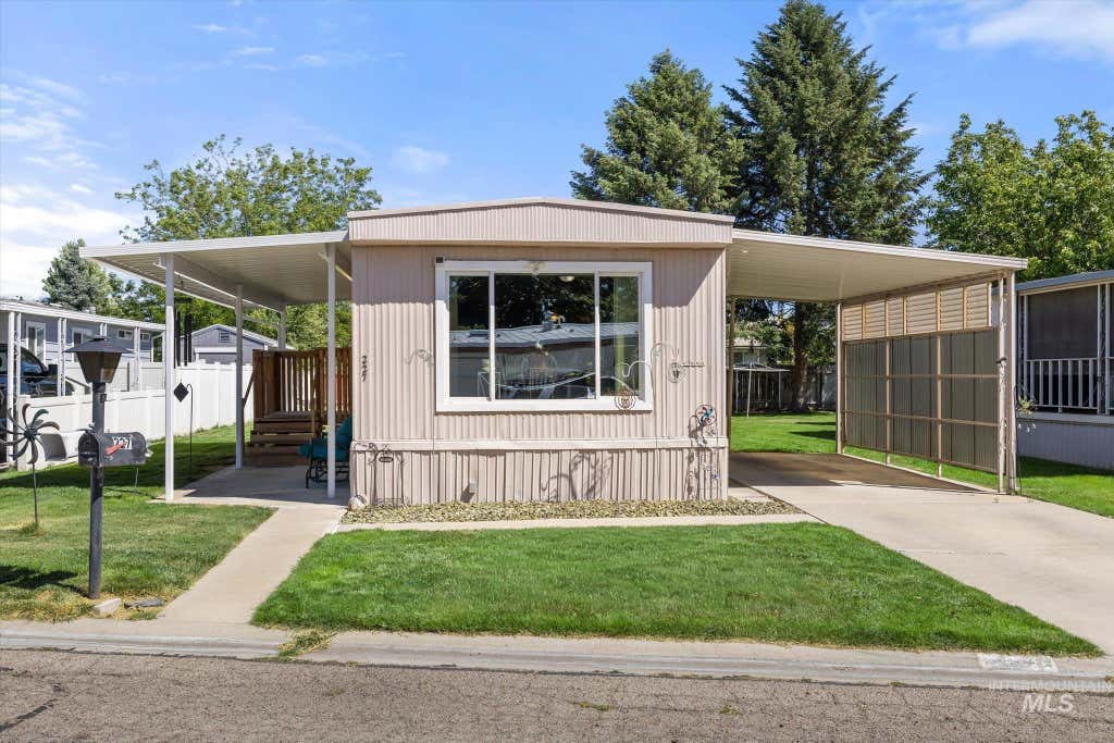 Photo of 227 W Silver City Dr, Boise, ID 83713 (MLS # 98990087)