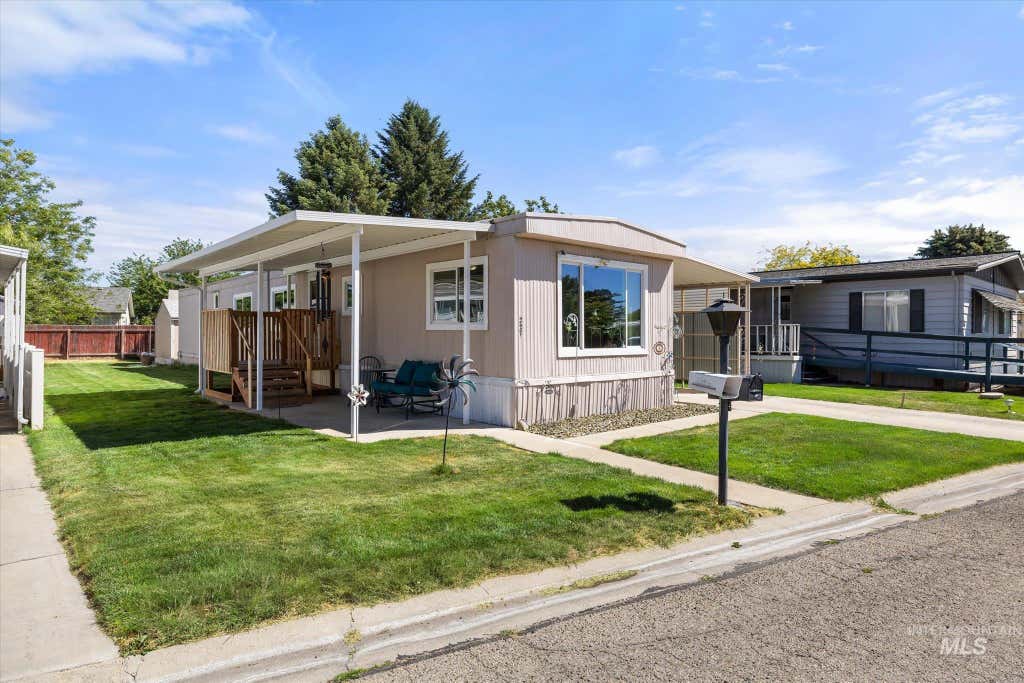 Photo of 227 W Silver City Dr, Boise, ID 83713 (MLS # 98990087)