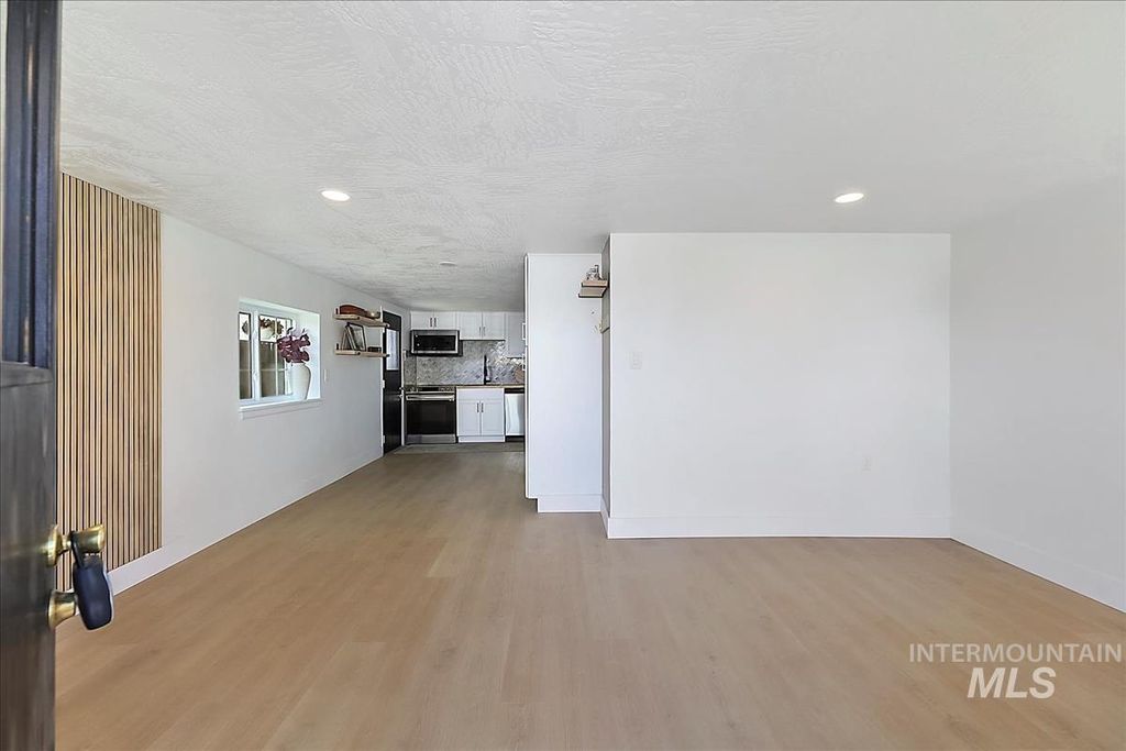 Photo of 718 E Belmont St, Caldwell, ID 83605 (MLS # 98983434)