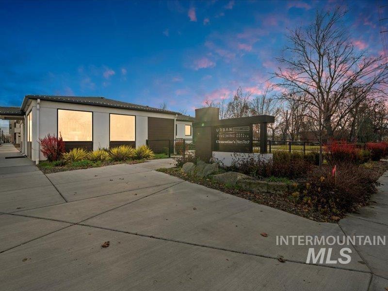 128 S Eagle Rd