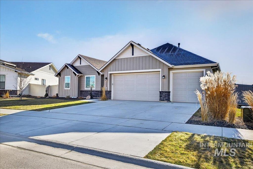 Photo of 8509 W Pond Pine St, Star, ID 83669 (MLS # 98976291)
