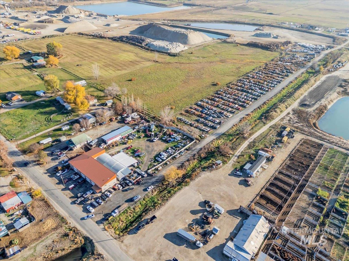 1517 W Sales Yard Road