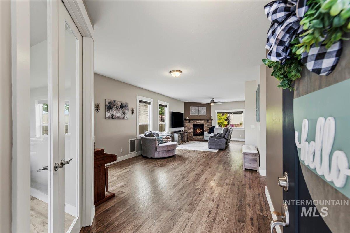 1428 W Elias Dr