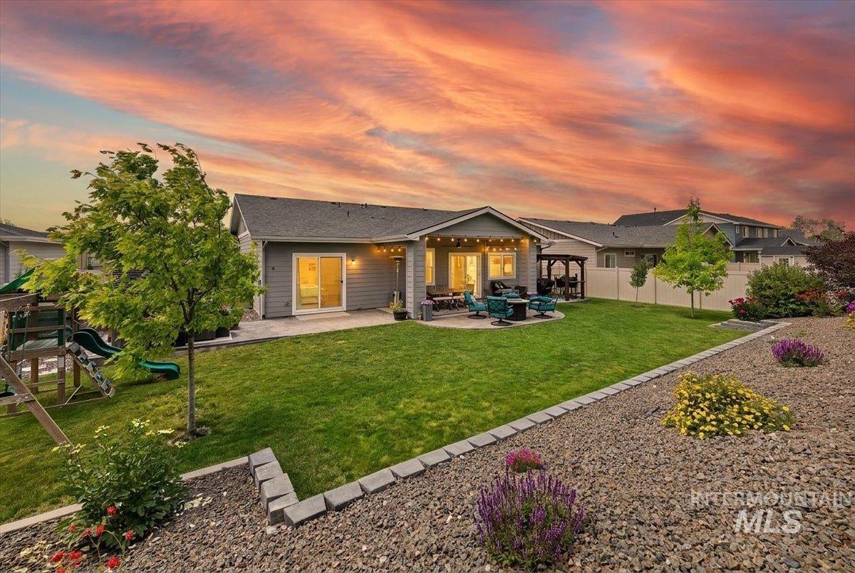 1428 W Elias Dr