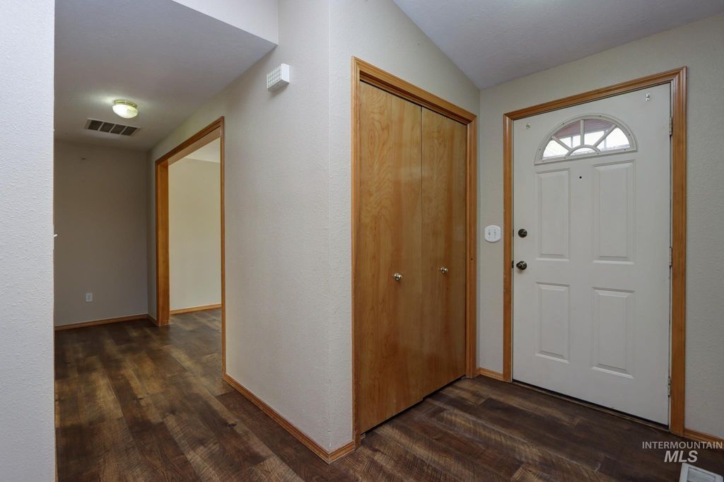 Photo of 1345 Rosewood St, Mountain Home, ID 83647 (MLS # 98986419)